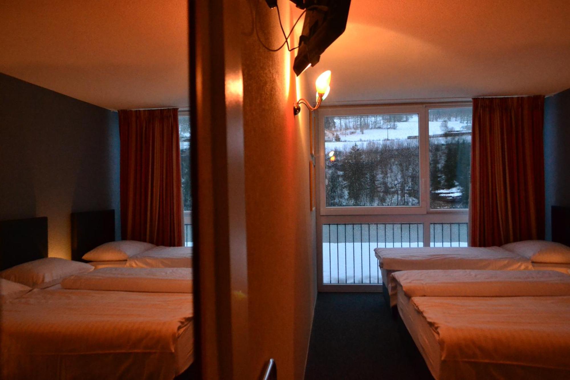 Hotel Les Rives Du Doubs Les Brenets Exterior photo